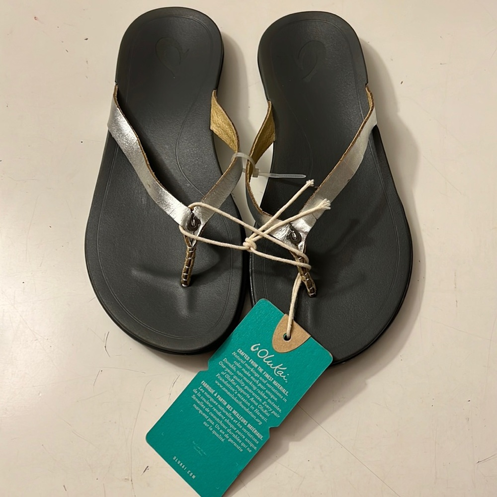 OluKai Ho'Opio Leather Flip Flops Size 5